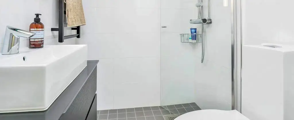 Anlita proffs när du renoverar badrummet